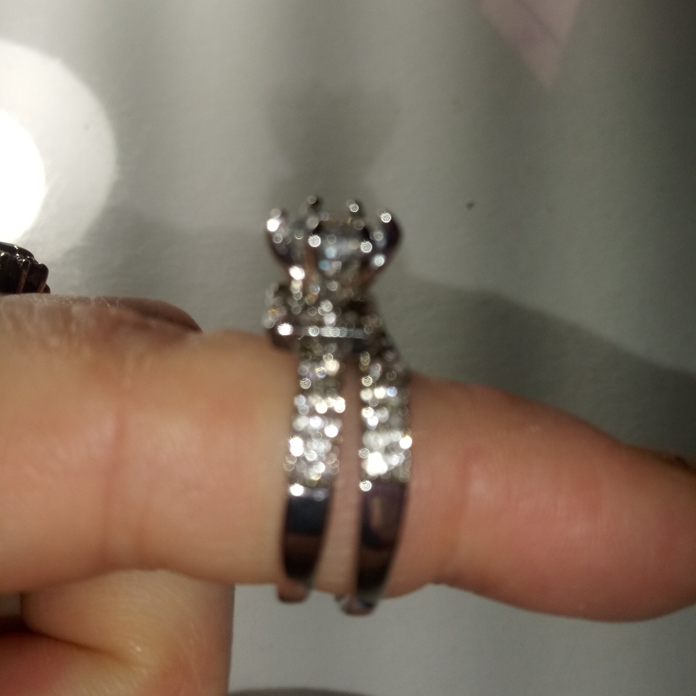 Gorgeous Wedding Set - Picture 4 of 6